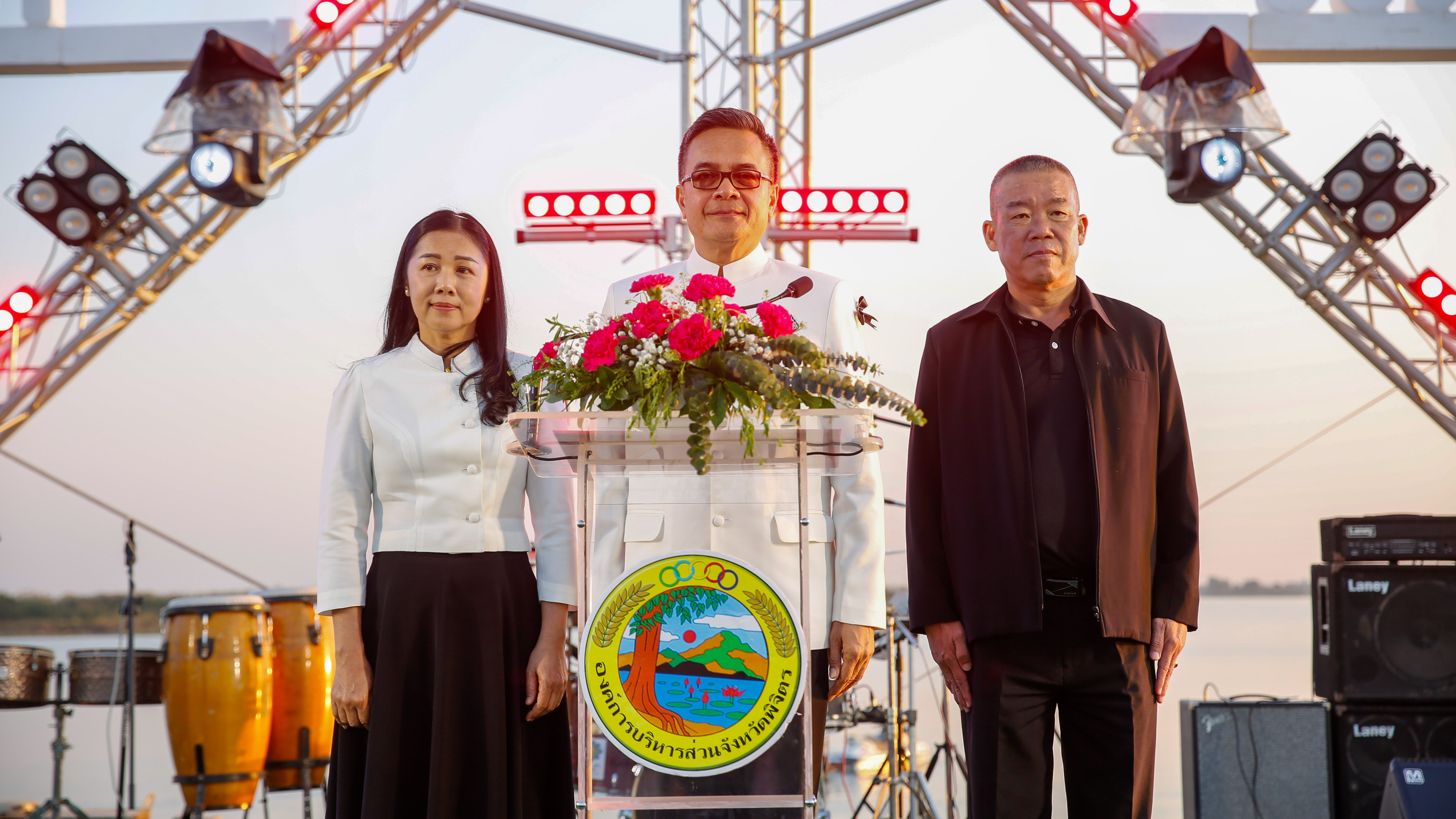 พิจิตรจัดใหญ่ ! อบจ. ขนสวนสนุก-อาวุธยุทโธปกรณ์ฉลองวันเด็ก ด้านเทศบาลเมืองปิดสวนสิริกิติ์เลี้ยงหมูกระทะฟรี 200 ชุด