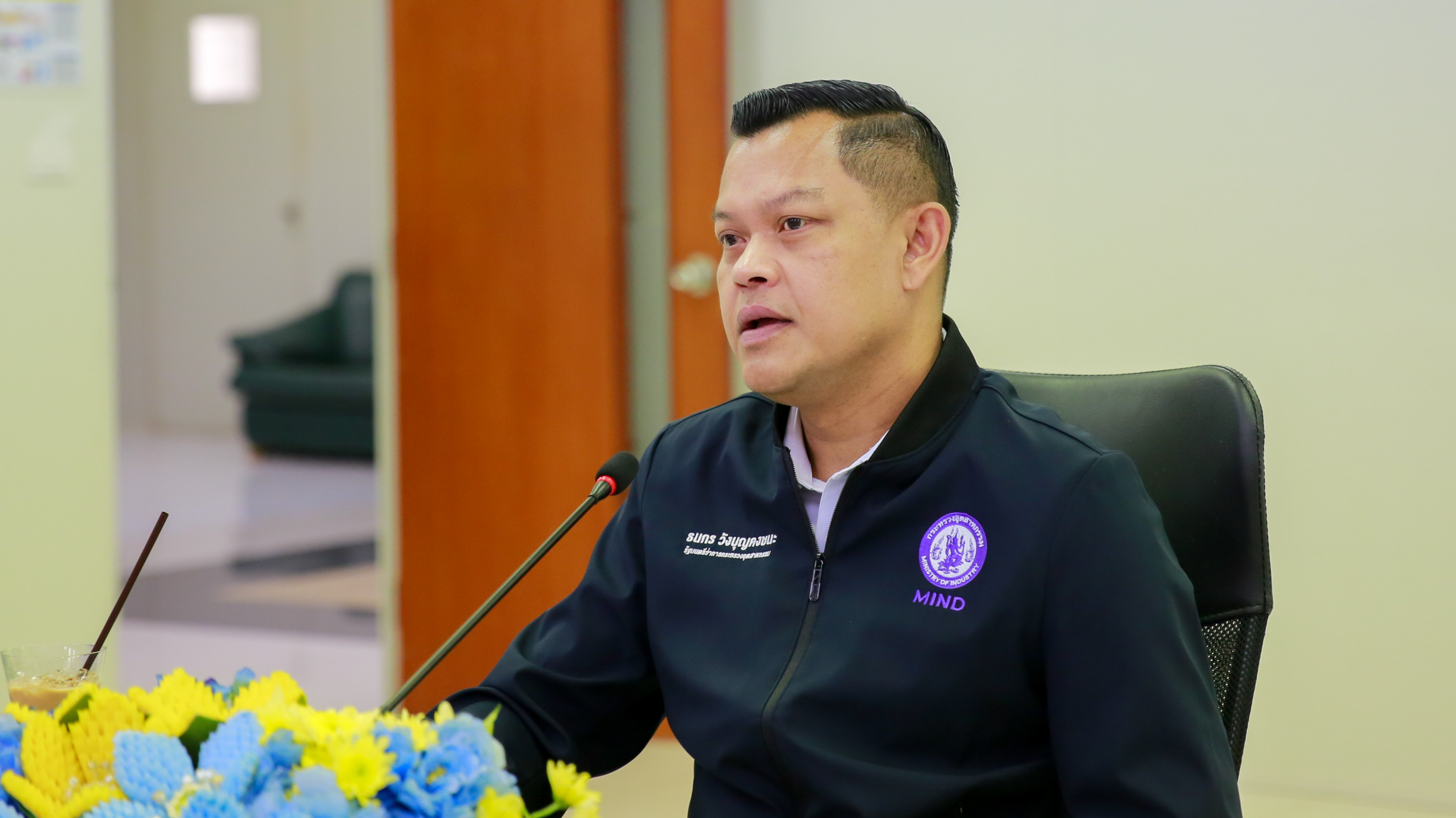 รัฐมนตรีว่าการกระทรวงอุตสาหกรรม พร้อมคณะ ลงพื้นที่ตรวจเยี่ยมการประกอบกิจการเหมืองแร่ทองคำ บริษัท อัครา รีซอร์สเซส จำกัด (มหาชน) อ.ทับคล้อ จ.พิจิตร