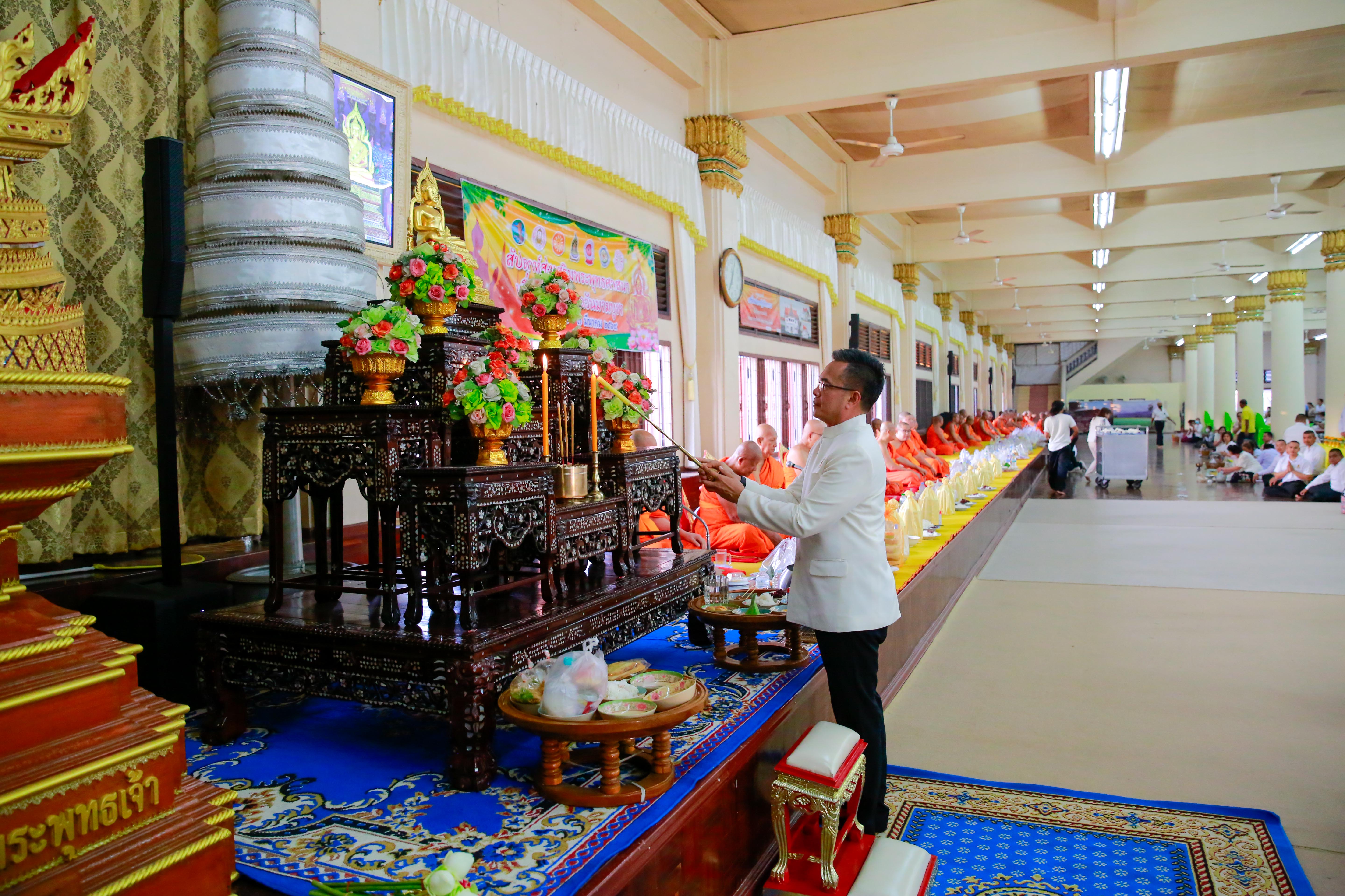 พุทธศาสนิกชนชาวพิจิตรทุกหมู่เหล่า ร่วมทำบุญตักบาตรในวันมาฆบูชา ประจำปี 2569