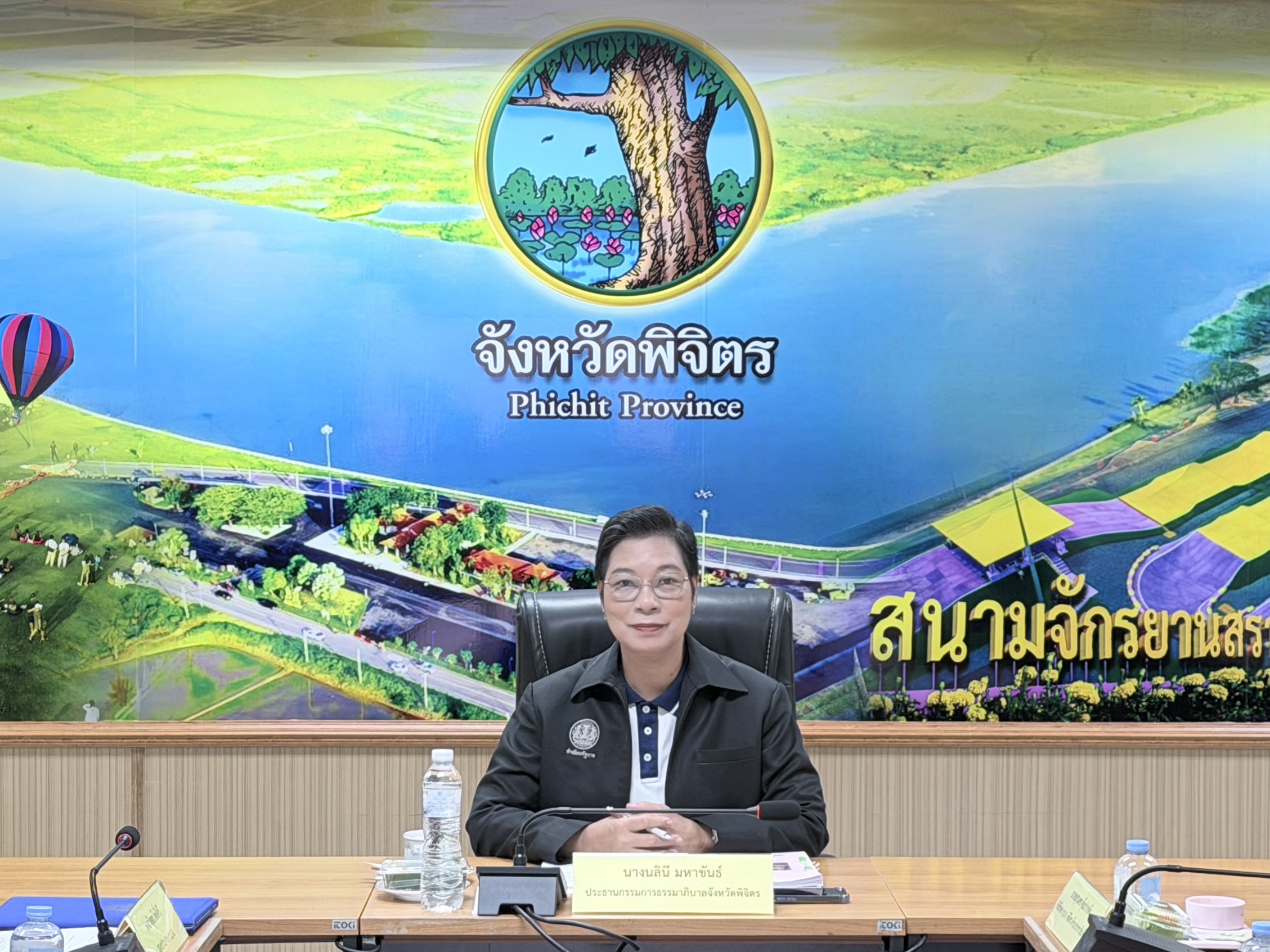 ผู้ตรวจราชการสำนักนายกรัฐมนตรี เขตตรวจราชการที่ 18 และคณะ ลงพื้นที่จังหวัดพิจิตร ติดตามโครงการในแผนการสอดส่องของ ก.ธ.จ.พิจิตร ประจำปีงประมาณ พ.ศ.2569  วันที่ 19 พฤษภาคม 2569 นางนลินี มหาขันธ์ ผู้ตรวจราชการสำนักนายกรัฐมนตรี เขตตรวจราชการที่ 18 ในฐานะประธาน ก.ธ.จ.พิจิตร เป็นประธานการประชุมคณะกรรมการธรรมาภิบาลจังหวัดพิจิตร (ก.ธ.จ.พิจิตร) ครั้งที่ 1/2569 ณ ห้องปฏิบัติการจังหวัด (POC) ชั้น 4 ศาลากลางจังหวัดพิจิตร อ.เมืองพิจิตร จ.พิจิตร เพื่อสอดส่องโครงการซึ่งอยู่ในแผนการสอดส่องของ ก.ธ.จ.พิจิตร ประจำป
