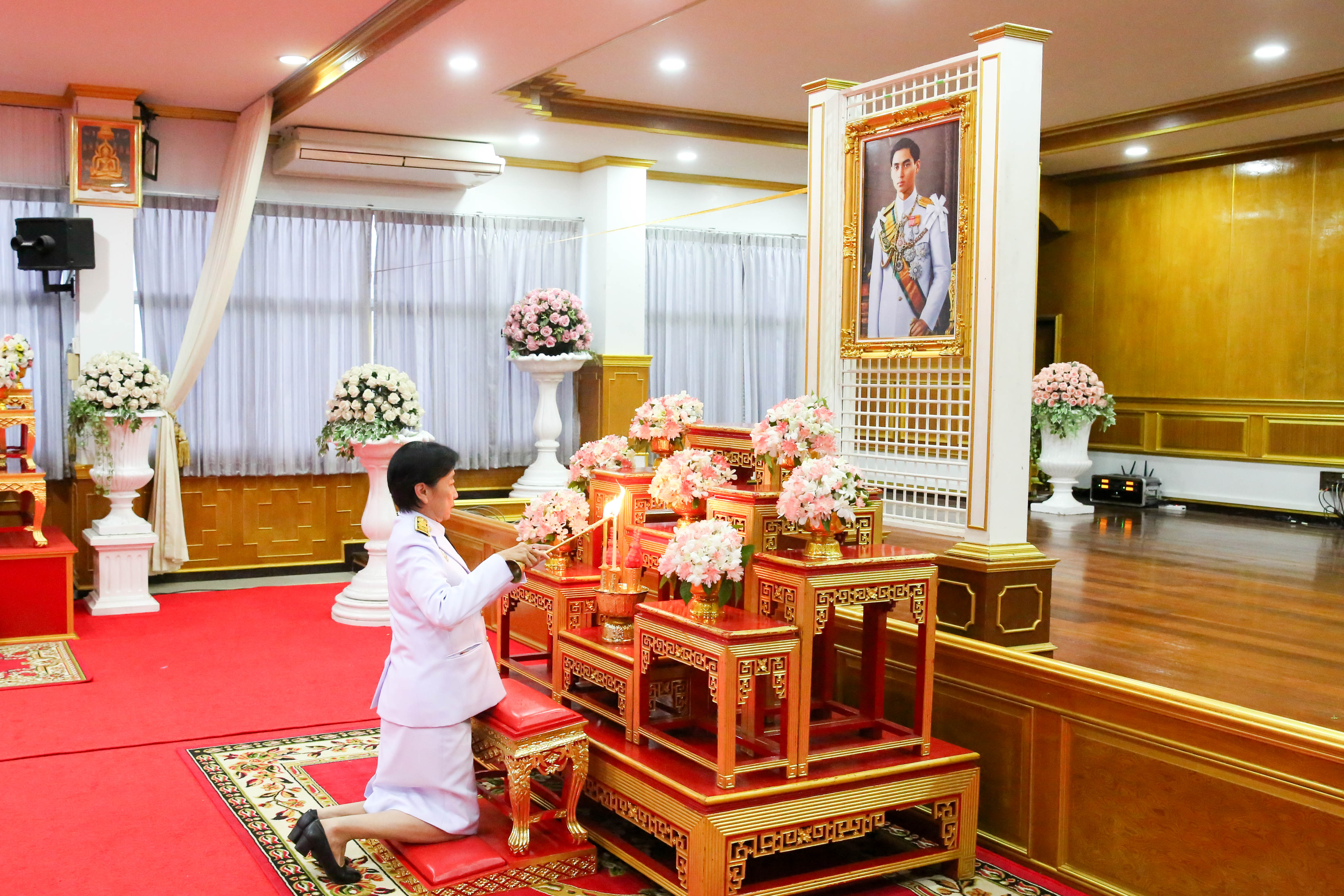 จ.พิจิตร จัดพิธีสวดพระพุทธมนต์ พิธีวางพวงมาลาถวายราชสดุดี และพิธีทำบุญตักบาตรถวายพระราชกุศล เนื่องในวันที่ระลึกวันคล้ายวันสวรรคต "พระบาทสมเด็จพระปรเมนทรมหาอานันทมหิดล พระอัฐมรามาธิบดินทร"