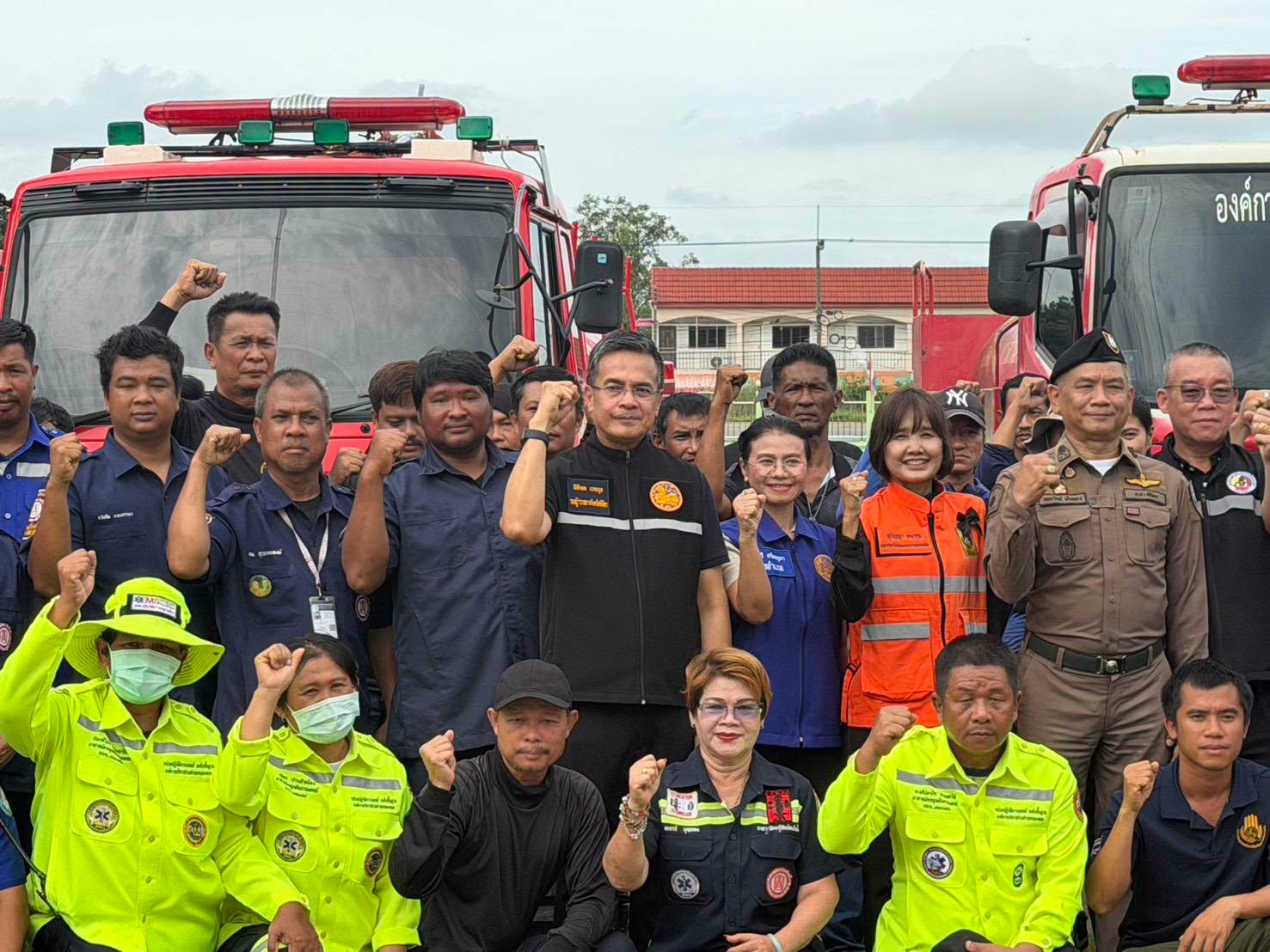 จ.พิจิตร เปิดปฏิบัติการ Kick off "พิจิตรปลอดภัย" พร้อมรับมือกับสาธารณภัย ปี 2569 "กำลังพลพร้อม เครื่องมือพร้อม ประชาชนปลอดภัย" ณ อำเภอวังทรายพูน