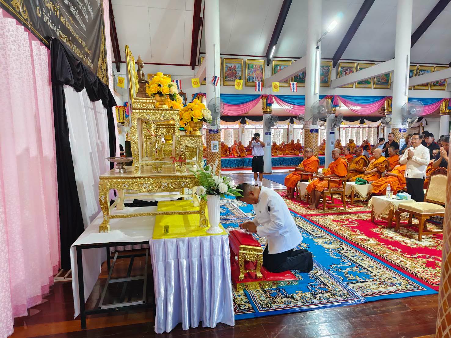 จ.พิจิตร จัดพิธีสวดพระพุทธมนต์และเจริญจิตตภาวนาอุทิศถวายพระราชกุศลแด่สมเด็จพระนางเจ้าสิริกิติ์ พระบรมราชินีนาถ พระบรมราชชนนีพันปีหลวง และอุทิศถวายพระกุศลสมเด็จพระเจ้าลูกเธอ เจ้าฟ้าพัชรกิติยาภา นเรนทิราเทพยวดี กรมหลวงราชสาริณีสิริพัชร มหาวัชรราชธิดา ณ วัดวังแดง อ.สามง่าม
