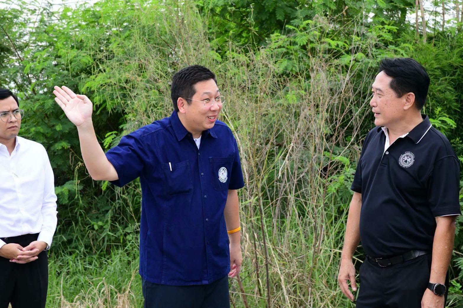 &ldquo;ภัทรพงศ์&rdquo; รมช.คมนาคม ลงพื้นที่ตรวจสอบถนนทางหลวงหมายเลข 11 ช่วง อ.ทับคล้อ&ndash;อ.สากเหล็ก จ.พิจิตร หลังมีประชาชนร้องเรียนผิวถนนชำรุด มีหลุมบ่อ เสี่ยงเกิดอุบัติเหตุ
